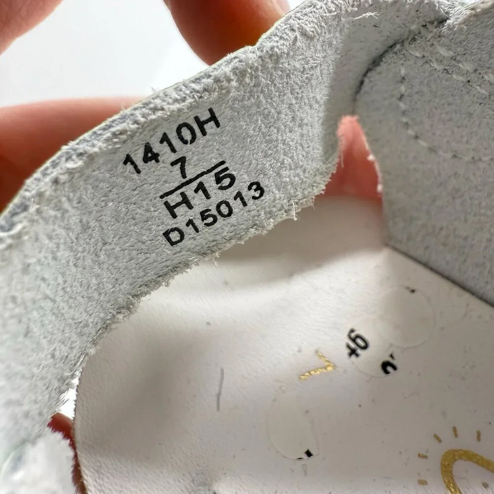 Salt Water Sandals by Hoy adorable pair